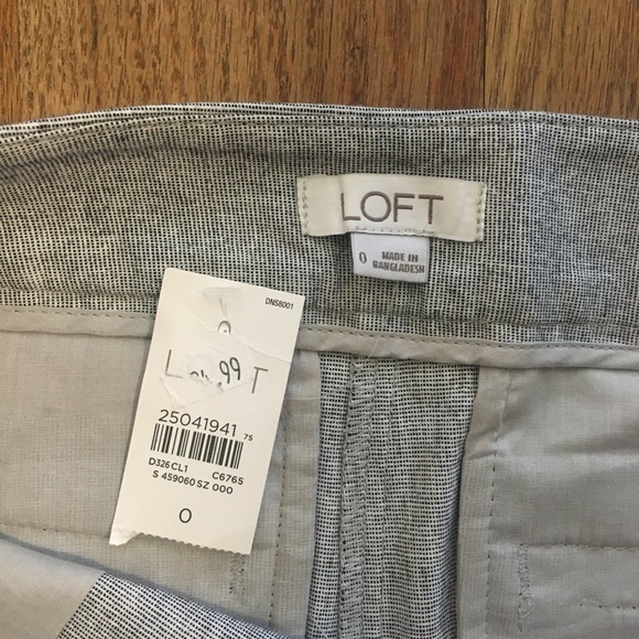 LOFT Ruffle Shorts - Picture 3 of 3